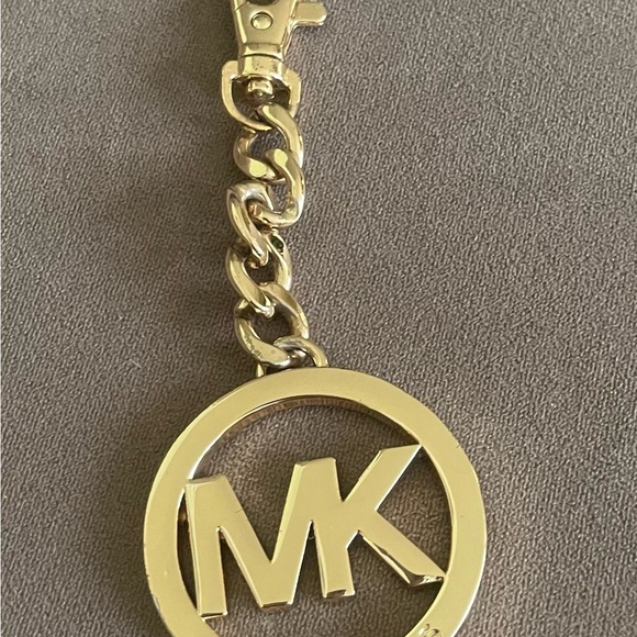 Michael Kors Logo Charm - Picture 3 of 3